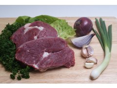 HOVĚZÍ PŘEDNÍ býk bez kosti cca 1kg