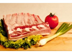 VEPŘOVÝ BOK s kostí SPECIAL syrový cca 1kg