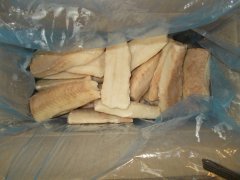 TRESKA TMAVÁ PORCE Z FILETU b.k.140-150g (053) 5kg (mražené) TRESKA TMAVÁ PORCE Z FILETU b.k.140-150g (053) 5kg (mražené)